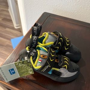 Scarpa Vapor climbing shoes